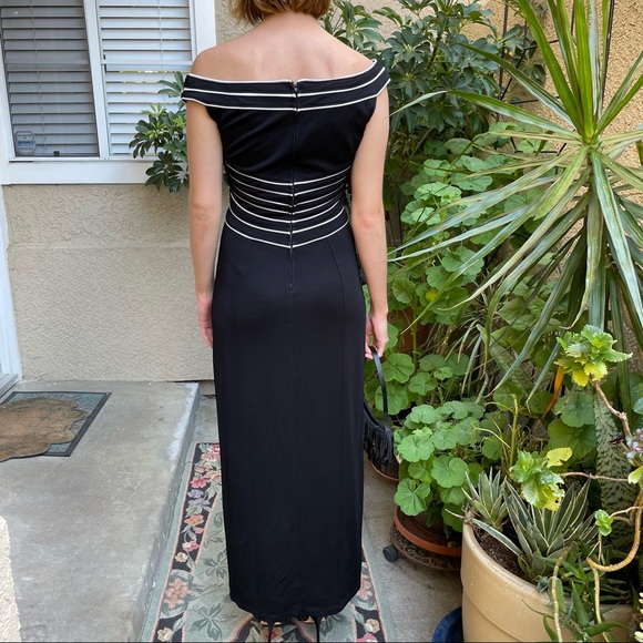 Vintage black/silver Tadashi maxi dress with deep slit in front - Picture 7 of 9